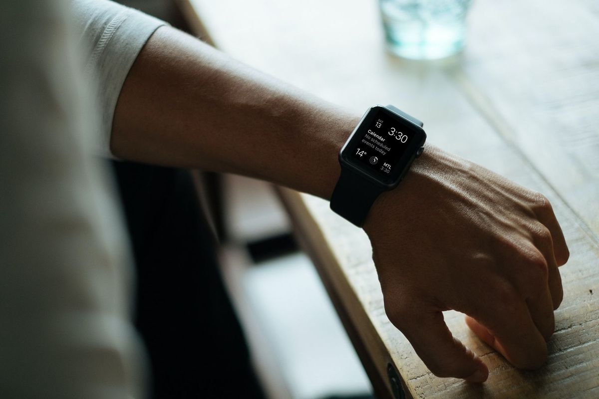 Wearable Devices in Healthcare: Benefits, Challenges, and Use Cases